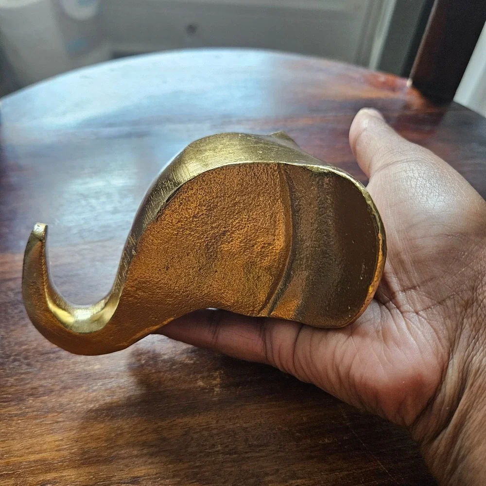 Metal Gold‎ tone Elephant head Wall Hook Minimalist home décor